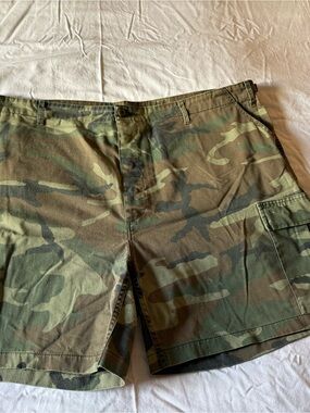U.S. Army Authentic Camouflage Cargo Shorts Waist 47 XXXL